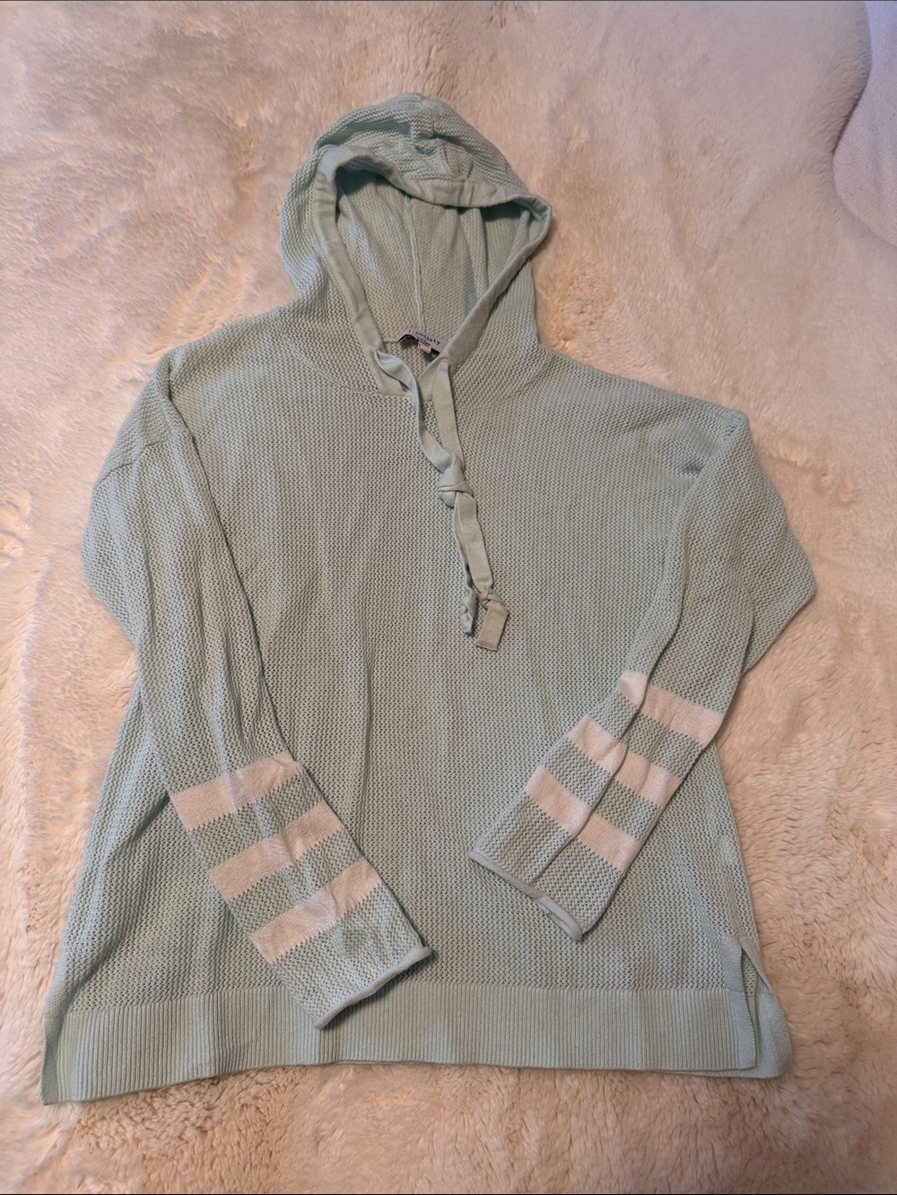 Women’s Lightweight Hooded Sweater in Light Mint